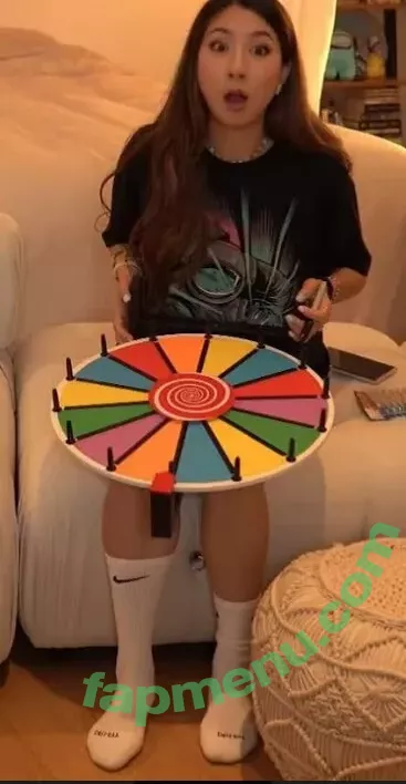 Fuslie nude photo #0243 (Leslie)