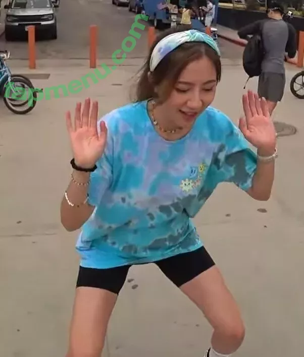 Fuslie nude photo #0303 (Leslie)