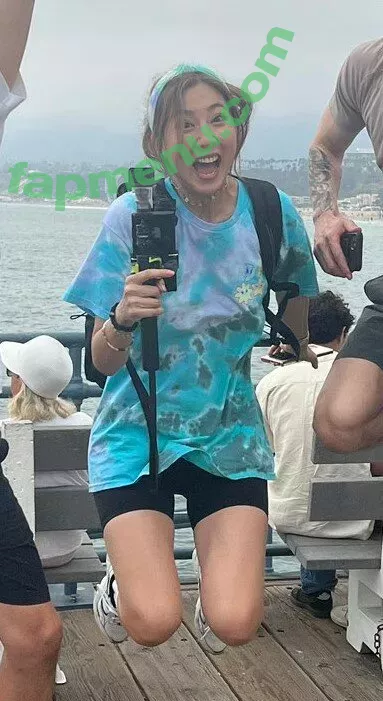 Fuslie nude photo #0310 (Leslie)