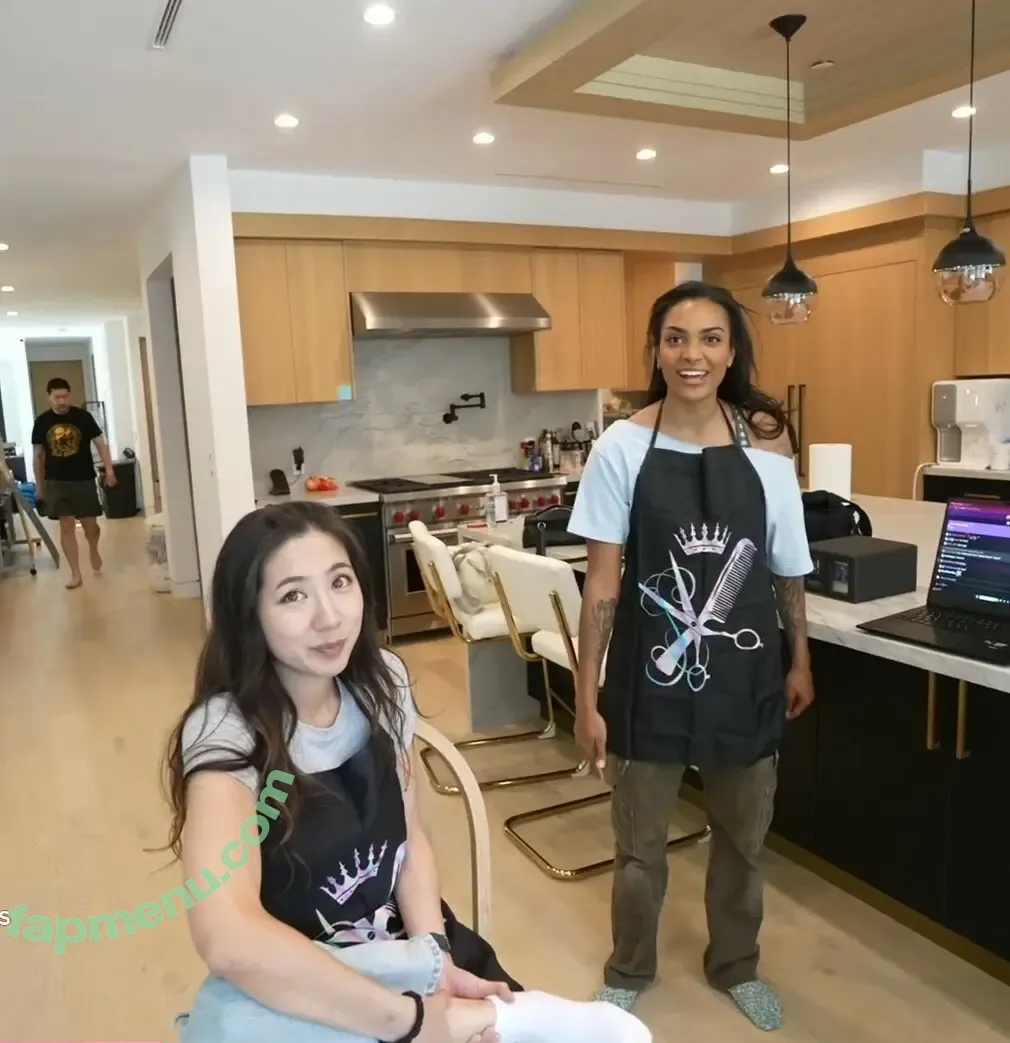 Fuslie nude photo #0788 (Leslie)