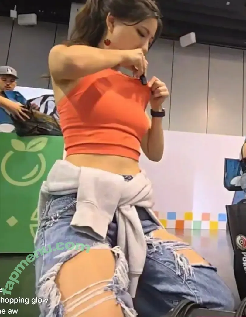 Fuslie nude photo #0811 (Leslie)