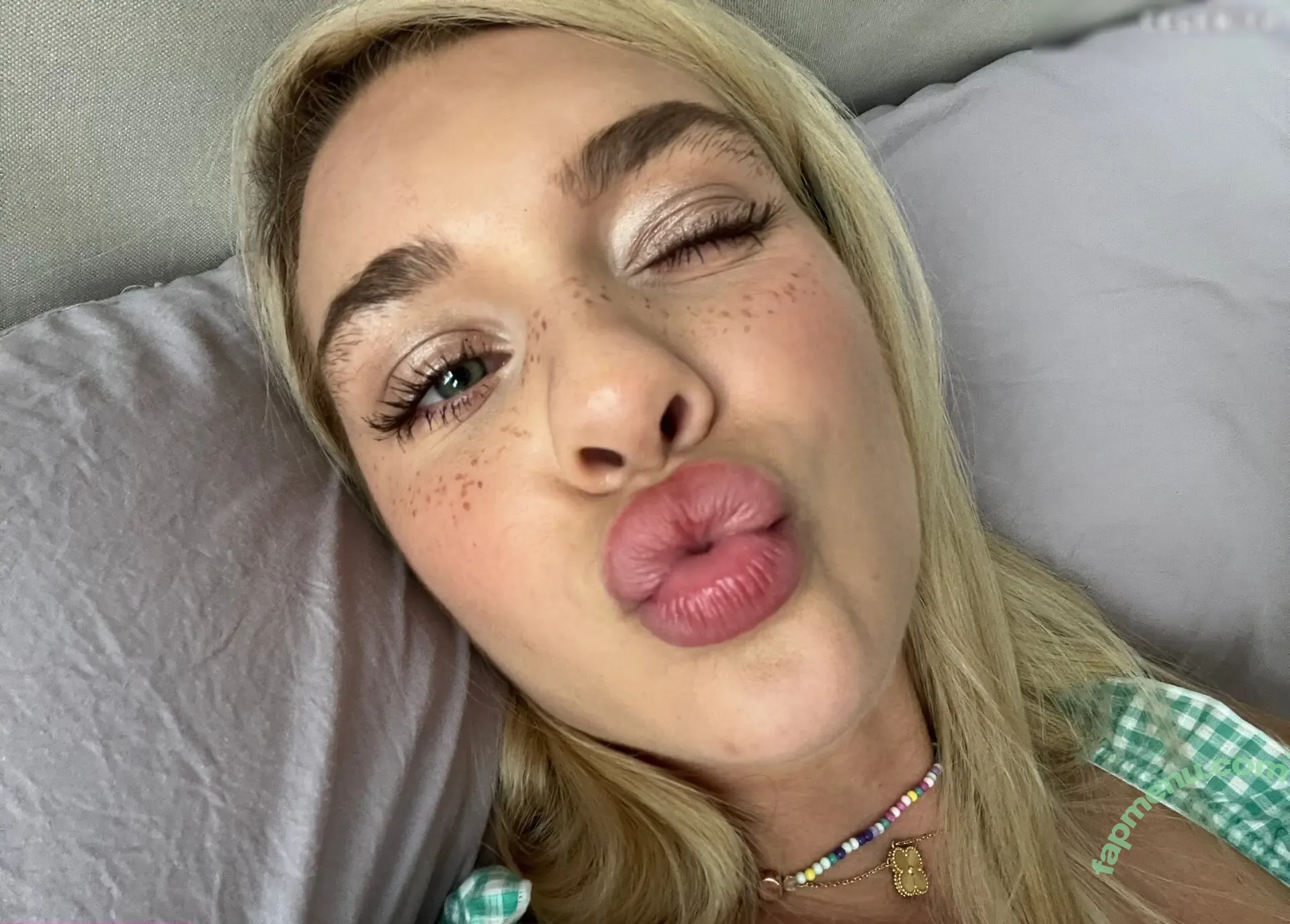 Gabbie Carter nude photo #0006 (gabbiecarter00 / realgabbiecarter00 / sexygab)