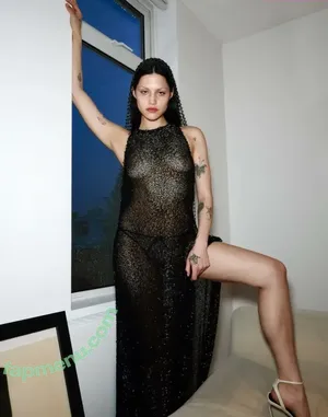  nude photo #0004