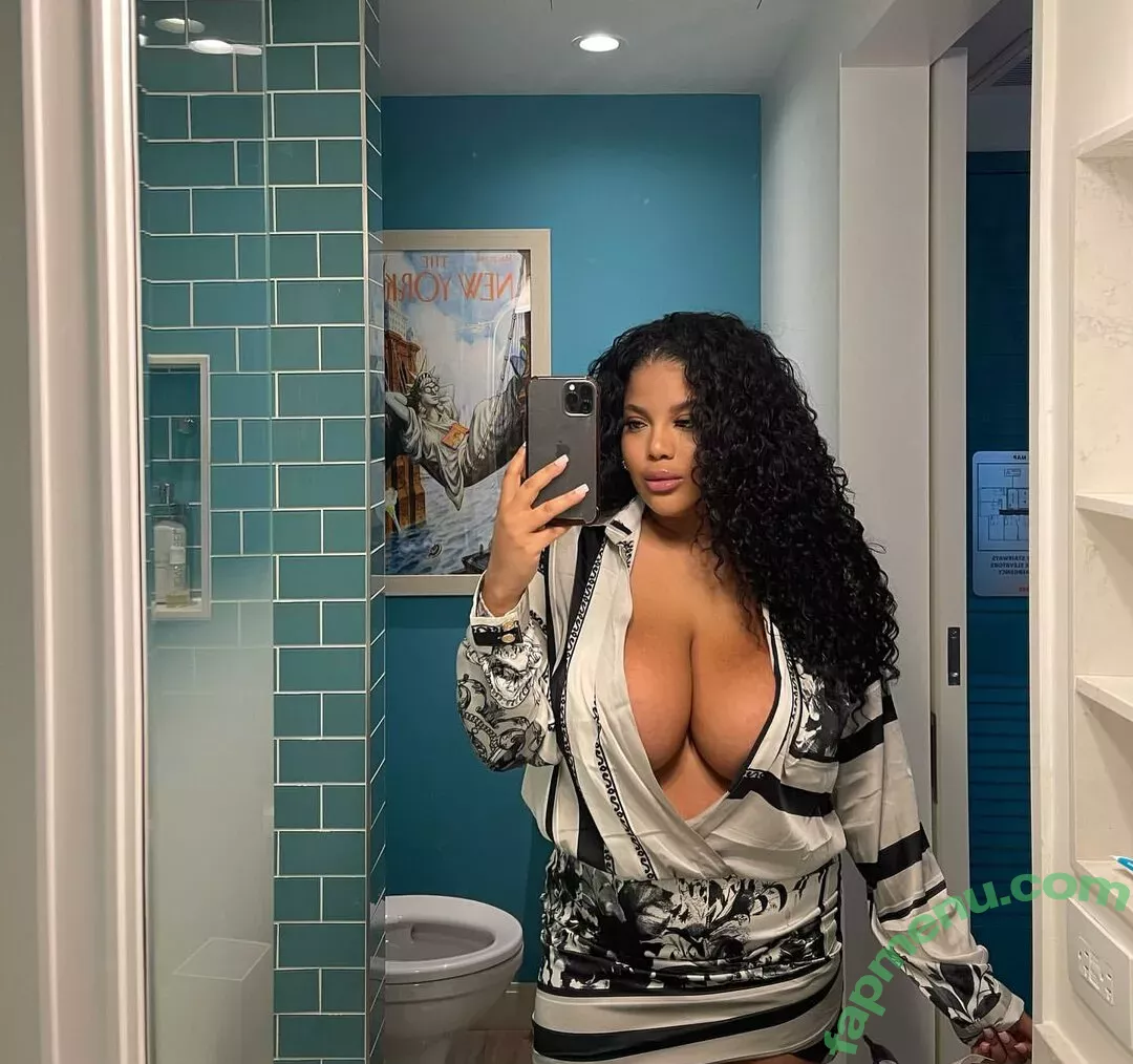 Gabrielle Logan nude photo #0005 (loganberry_ / thebigtitwitch)