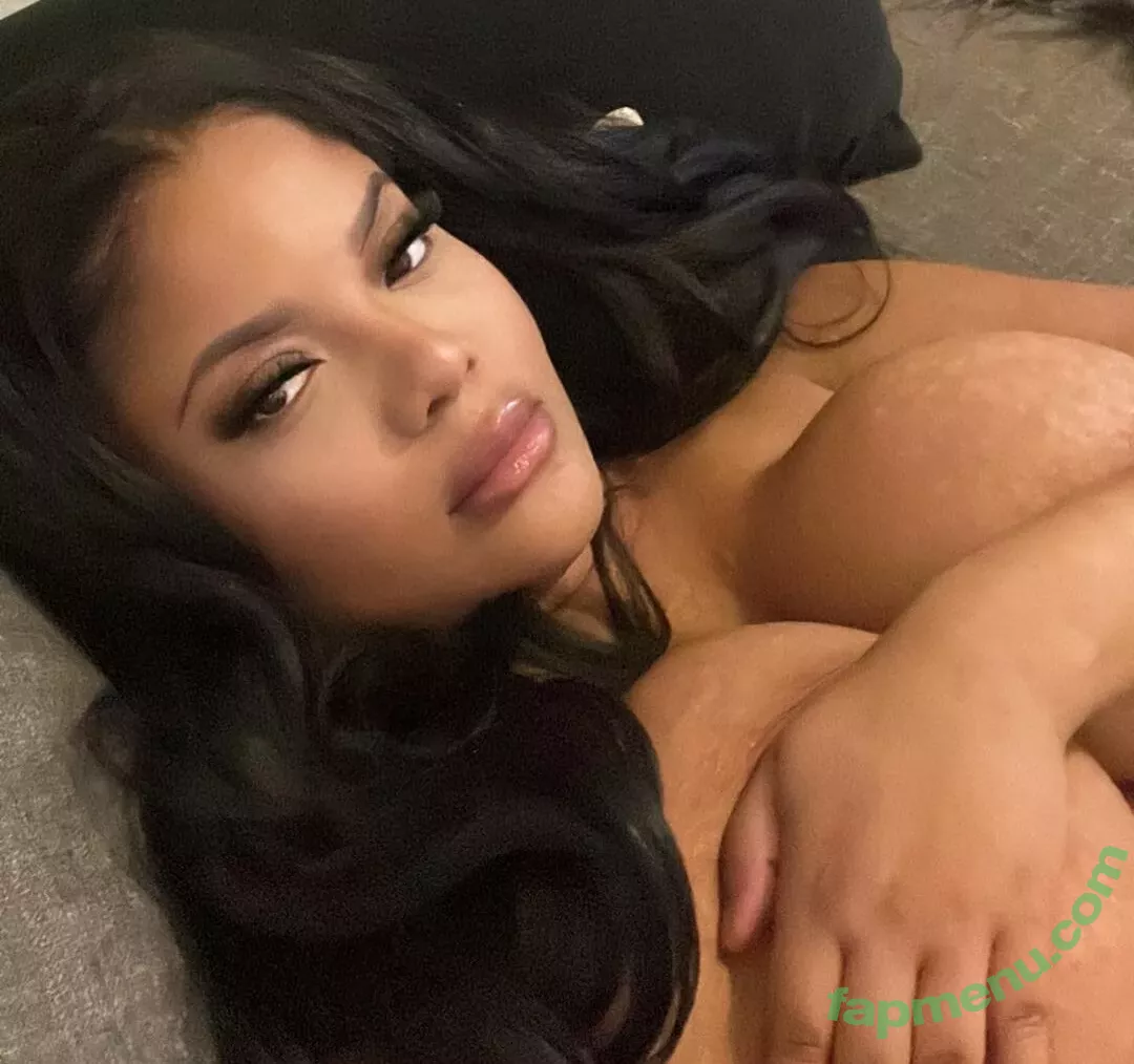 Gabrielle Logan nude photo #0016 (loganberry_ / thebigtitwitch)