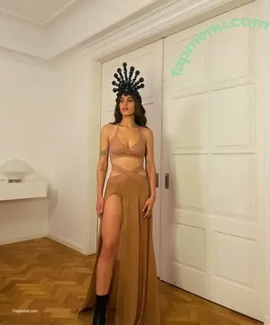  nude photo #0002