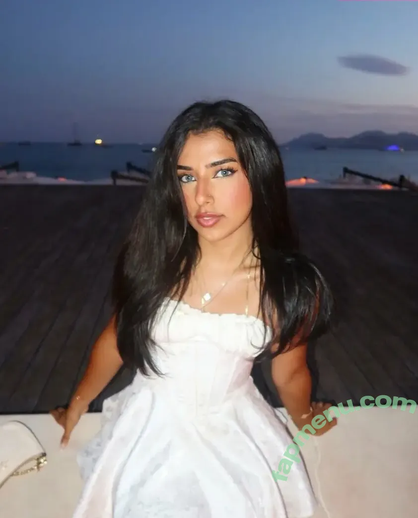 Gal Akbari nude photo #0021 (gal.cal / gal.qal / officialonlygal / q.gal)