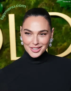 gal_gadot / inked_hriss nude photo #2702