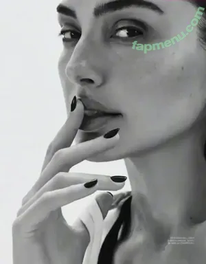 gal_gadot / inked_hriss nude photo #2800
