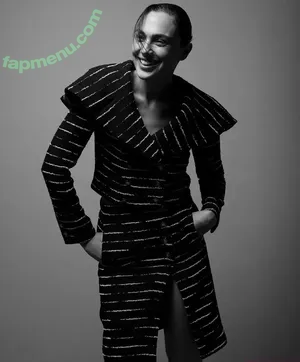 gal_gadot / inked_hriss nude photo #2814