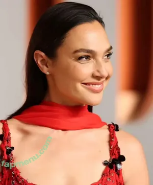 gal_gadot / inked_hriss nude photo #2839