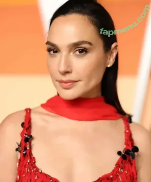 gal_gadot / inked_hriss nude photo #2842