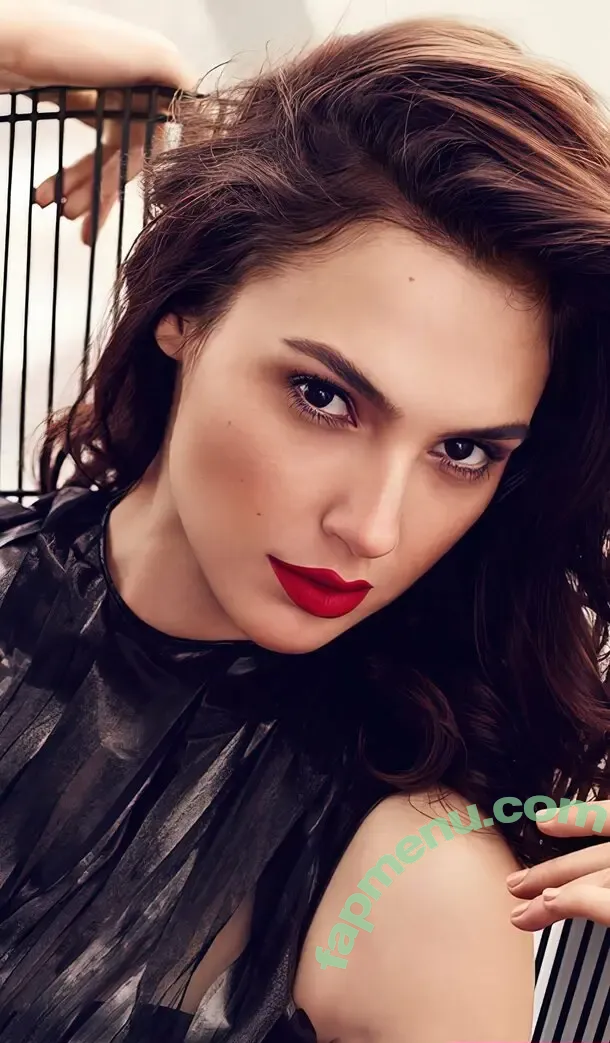 gal_gadot nude photo #2755 (inked_hriss)