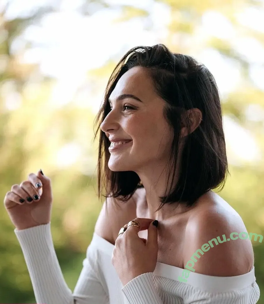 gal_gadot nude photo #2756 (inked_hriss)