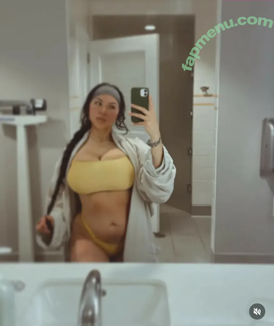 Geecamacho_ nude photo #0005 (Goldenchel)