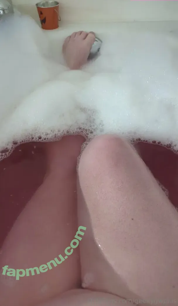 geekygwplus nude photo #0047 (geekygwplus)