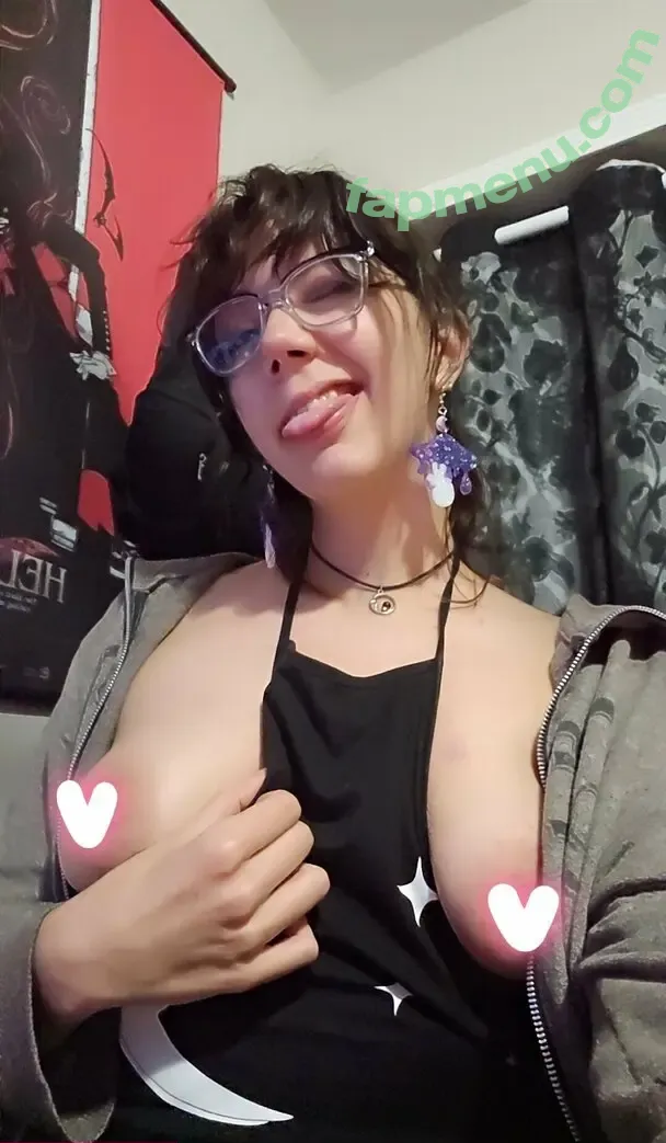geekysica nude photo #0002 (geekysea)