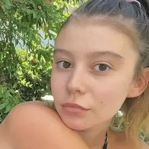 Genevieve Hannelius / ghannelius nude photo #0018