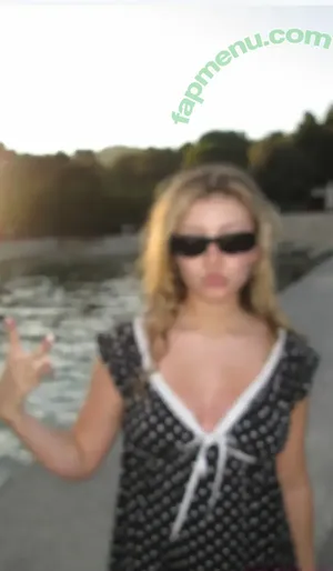 Genevieve Hannelius / ghannelius nude photo #0398