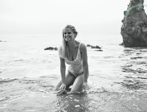 Genevieve Morton / genevievemorton nude photo #0653