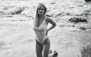 Genevieve Morton / genevievemorton nude photo #0664