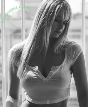 Genevieve Morton / genevievemorton nude photo #0670