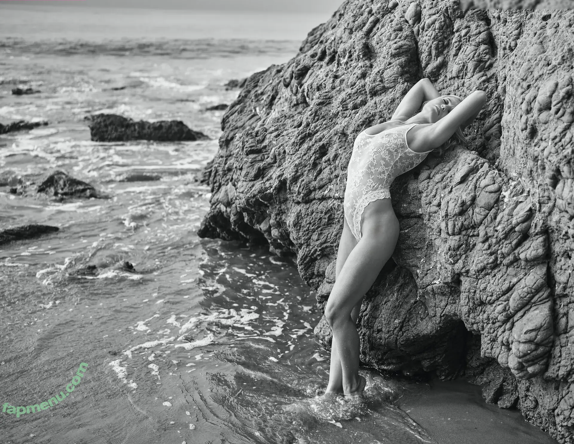 Genevieve Morton nude photo #0656 (genevievemorton)