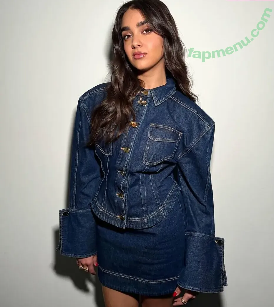 Geraldine Viswanathan nude photo #0130 (yoyogeraldine)