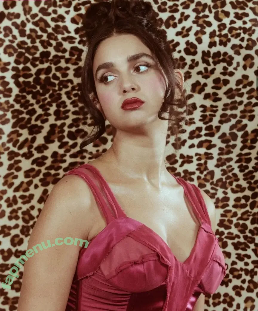 Geraldine Viswanathan nude photo #0150 (yoyogeraldine)