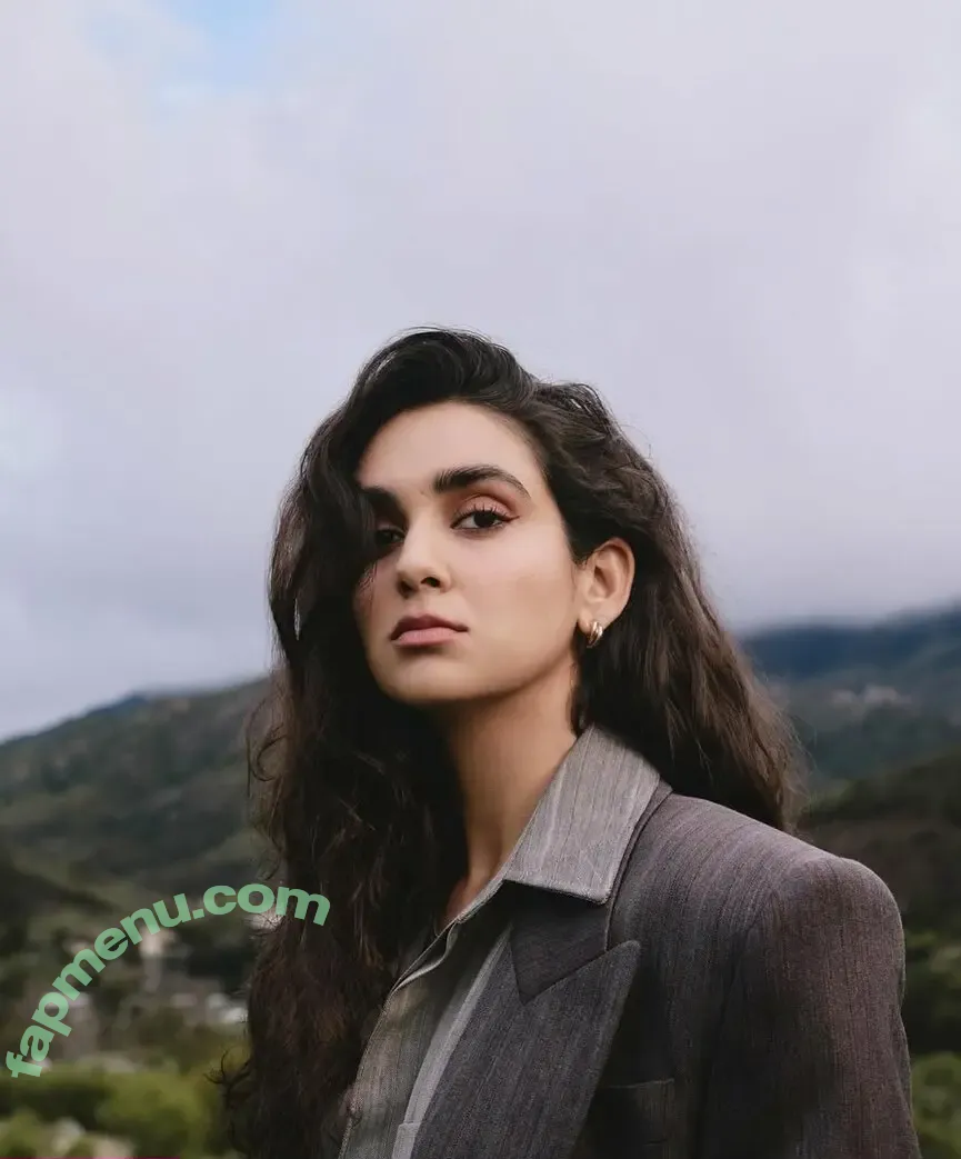Geraldine Viswanathan nude photo #0190 (yoyogeraldine)