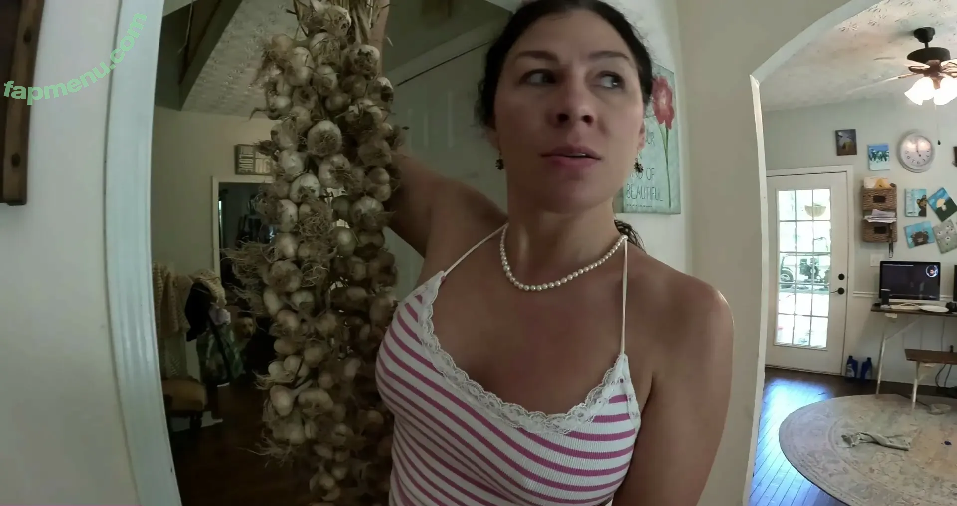 Getting Grounded With Jenna nude photo #0006 (grounded.jenna)