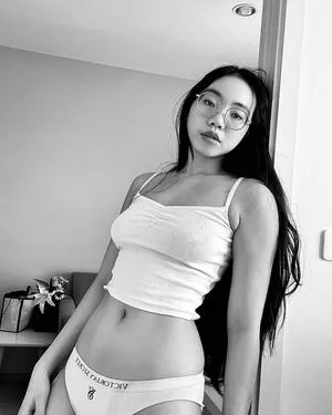 GGoldenbee / Dayone_ps / goldenbeelive nude photo #0075