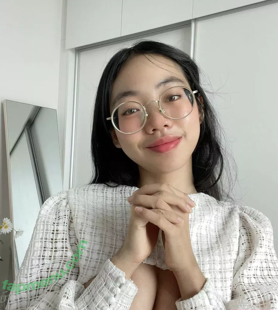 GGoldenbee nude photo #0046 (Dayone_ps / goldenbeelive)