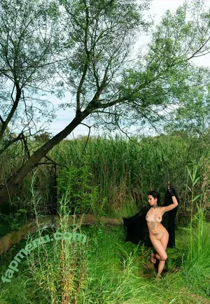 gh0ulji / branidii nude photo #0007