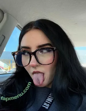 ghoulmommy666 / TrinBean420 / ghoulmom666 nude photo #0005