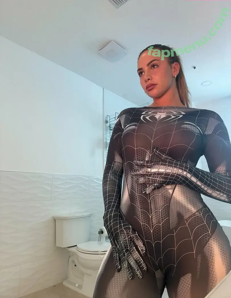 Giannnaj nude photo #0004 (Giannnaj)