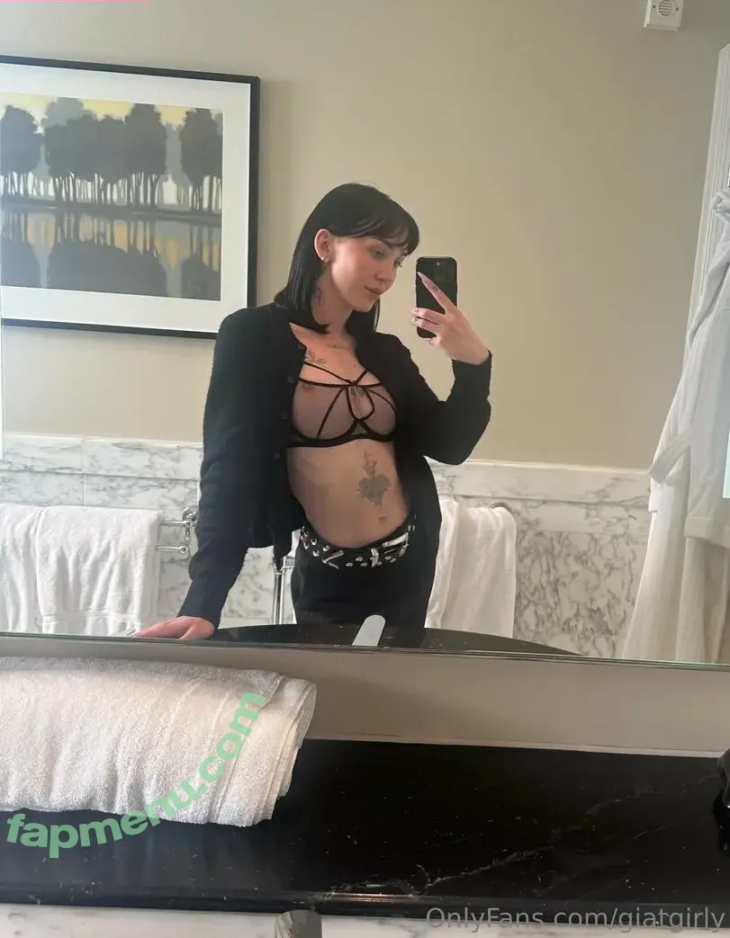 giatgirly nude photo #0039 (kayy_grayy__)
