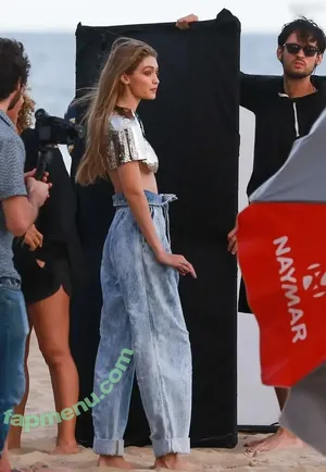 Gigi Hadid / GiGiHadid / aaliyahhadid nude photo #1119