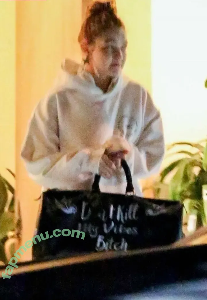 Gigi Hadid nude photo #1114 (GiGiHadid / aaliyahhadid)