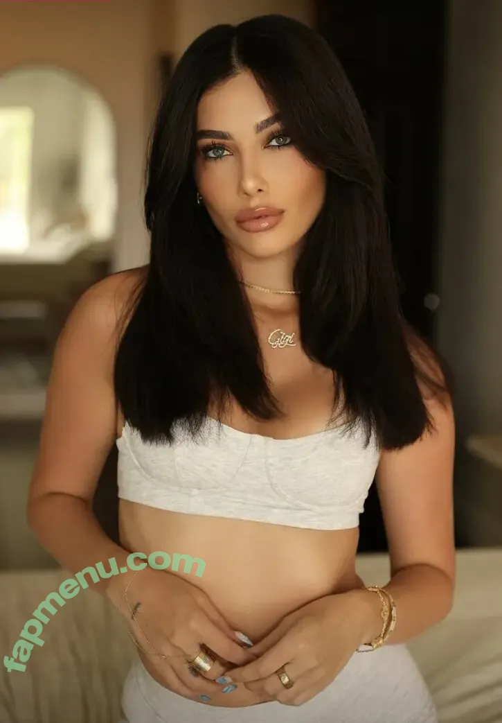 Gigi Papasavvas nude photo #0004 (gigipapasavvas / gigipapasavvass)
