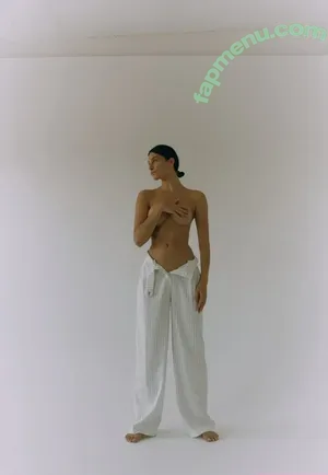 Gigi Skubis / gigisays.hi nude photo #0029