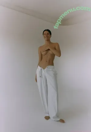 Gigi Skubis / gigisays.hi nude photo #0032