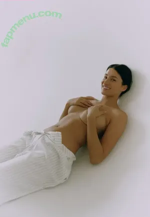 Gigi Skubis / gigisays.hi nude photo #0038