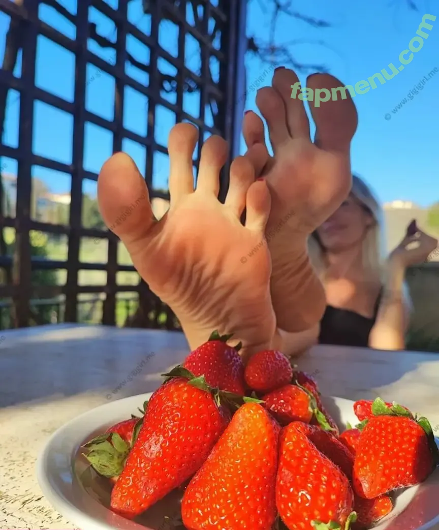 gigigirl_vip nude photo #0008 (atomictoez / atomictoez_vip / gigigirl137 / gigigolfgirl)
