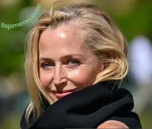 Gillian Anderson / gilliana nude photo #0663