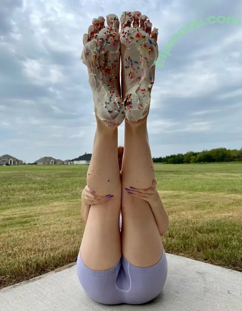 Gingerstoesies nude photo #0124 (gingerstoesies_)