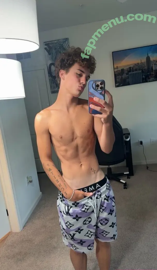 gioishung nude photo #0001 (gioishung)