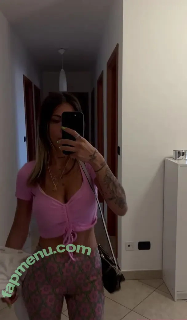Giulie.tte nude photo #0001 (Giulie.tte)