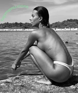  nude photo #0002