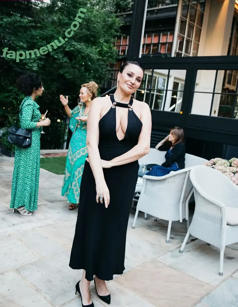 Gizzi Erskine nude photo #0269 (gizzierskine)
